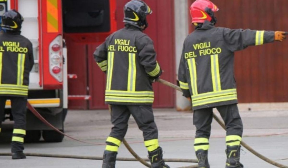 Incendio a Trezzo sull'Adda, uomo trovato morto