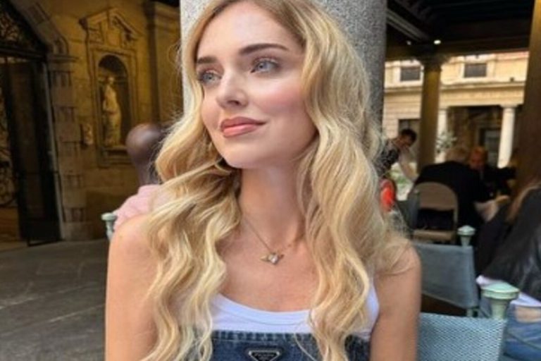 chiara ferragni look capelli lunghissimi