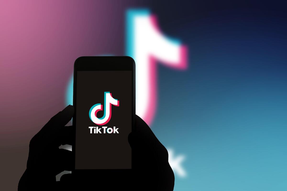 Deinfluencing: che cos'è il trend di TikTok e come funziona