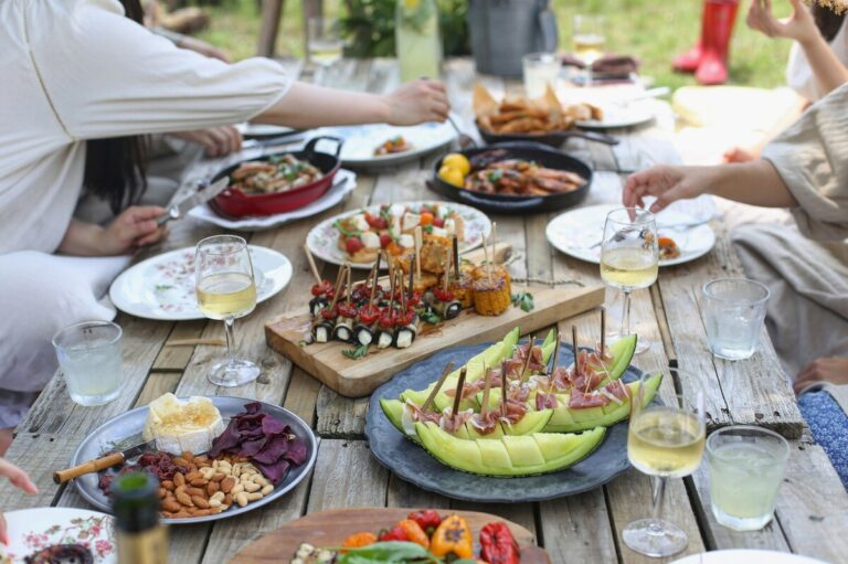 Come affrontare il Pranzo di Ferragosto restando in forma: consigli utili