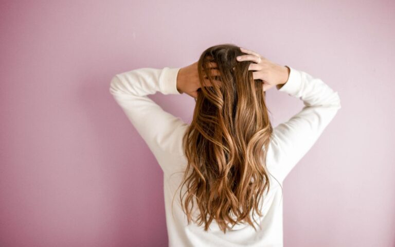 Capelli, Balayage vs Highlights: quale scegliere?